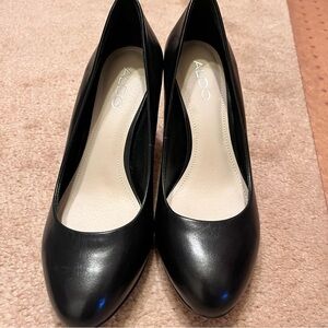 Aldo black heel pumps